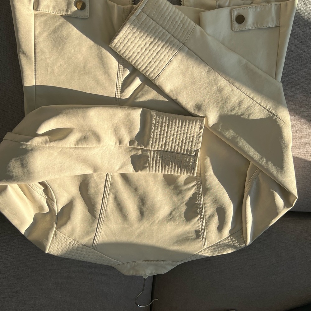 Soft Buttery Faux Biker Cream Lether Jacket Size Small - Picture 8 of 11